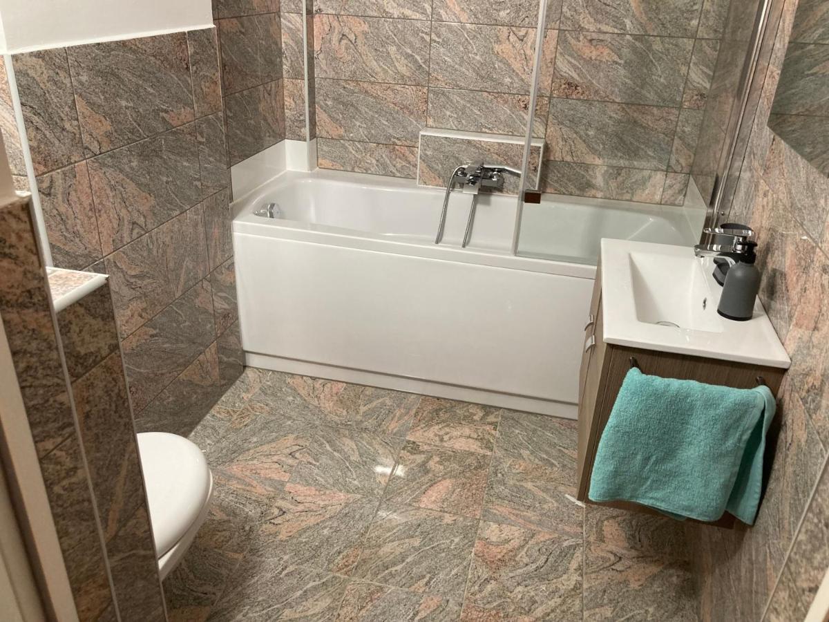 Roland Downtown - Keleti Apartman Budapest
