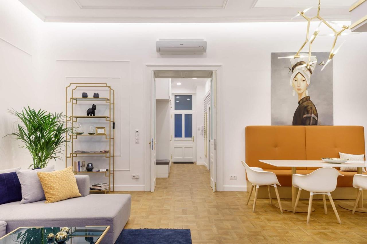 Broadway Apartment
