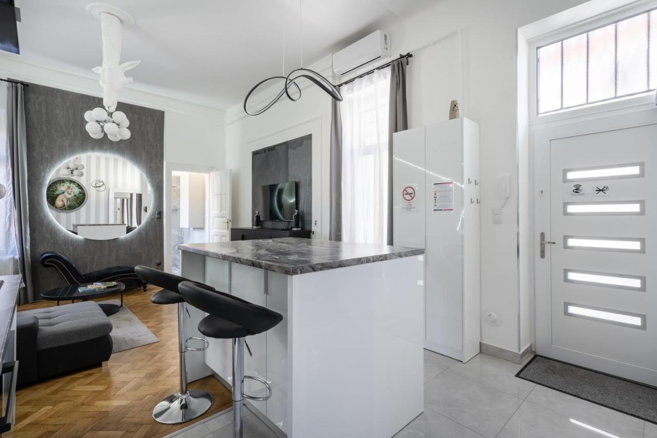Galaxy Cube Apartment Budapest