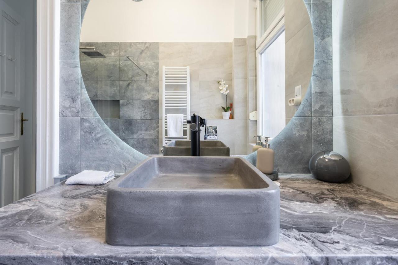 Galaxy Cube Apartment Budapest