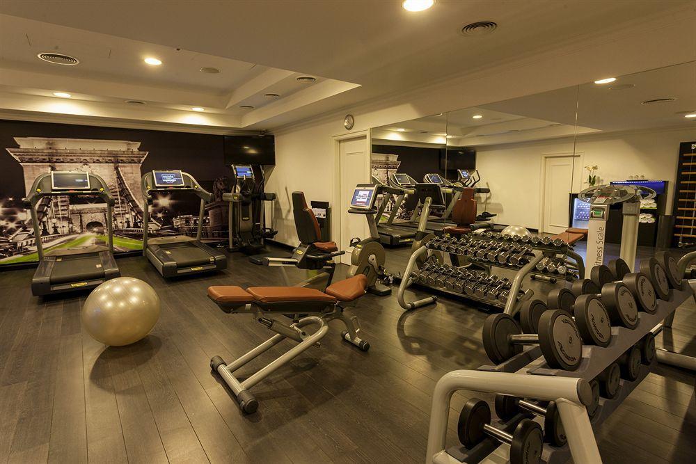 Sofitel Chain Bridge Hotel