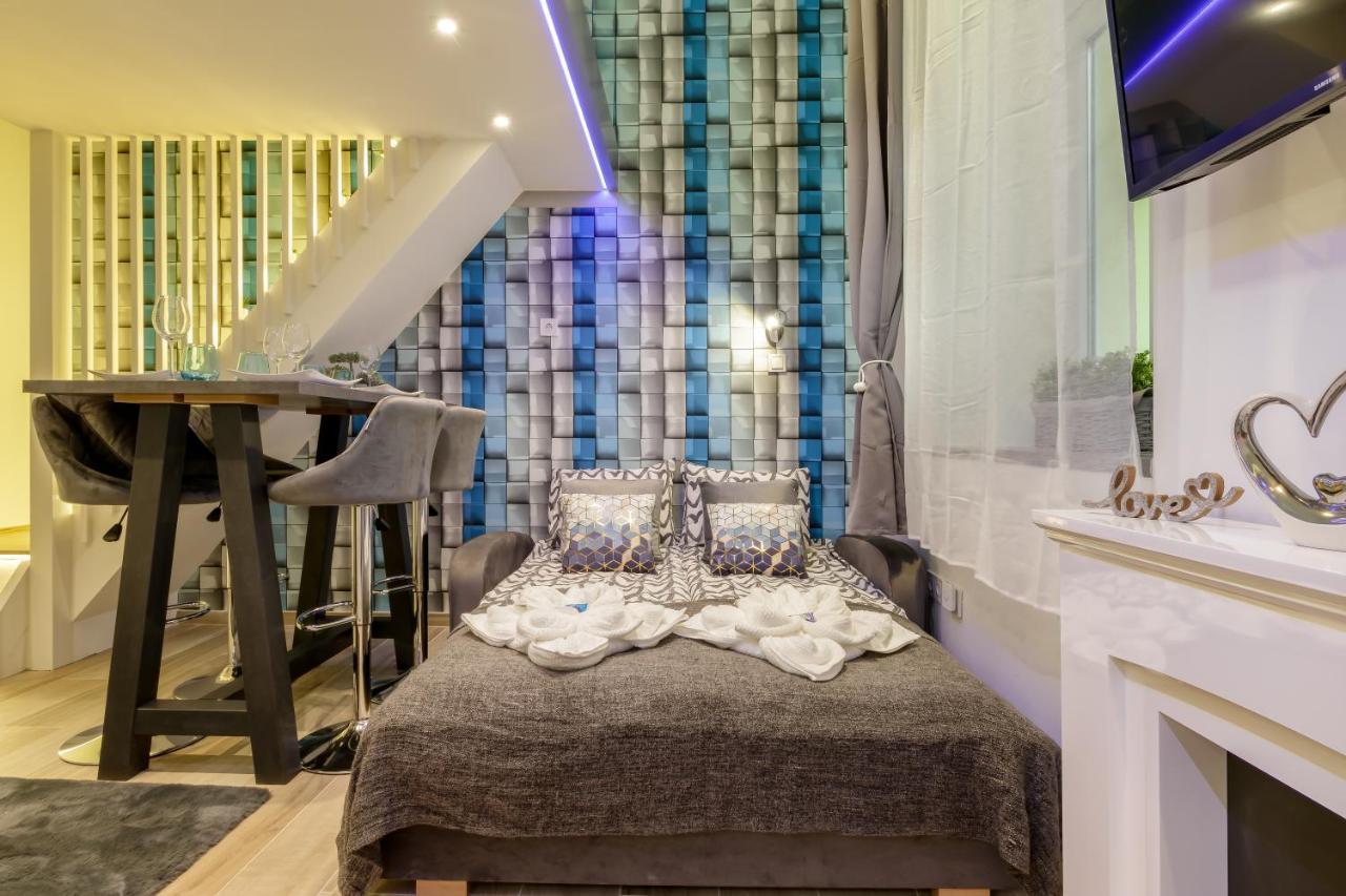 B2 Center, Dohany Street *