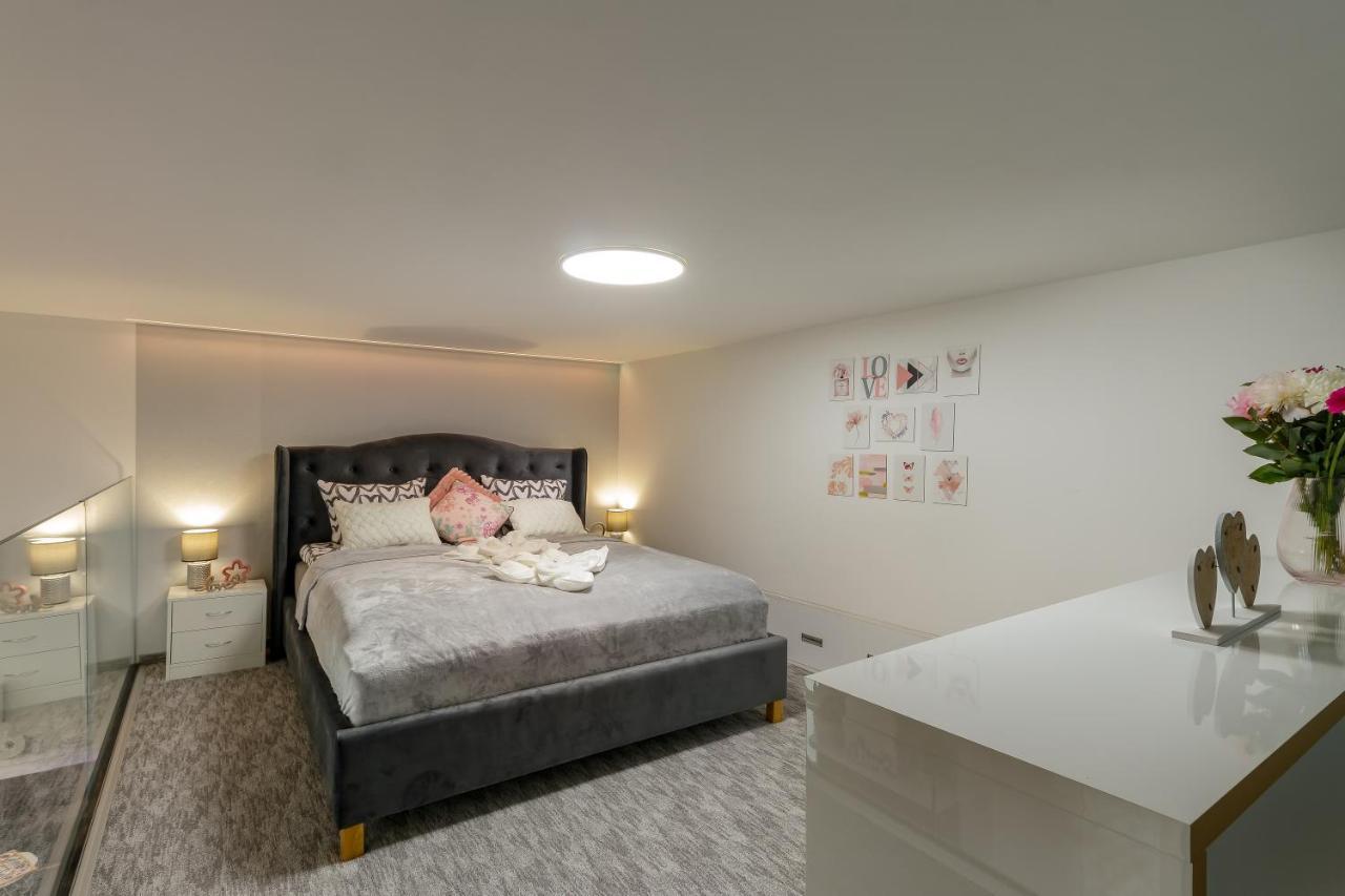 B2 Center, Dohany Street Apartmán