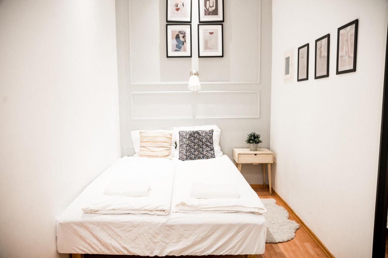 Stylish And Spacious ! Location Kazincy Netflix Lägenhet *
