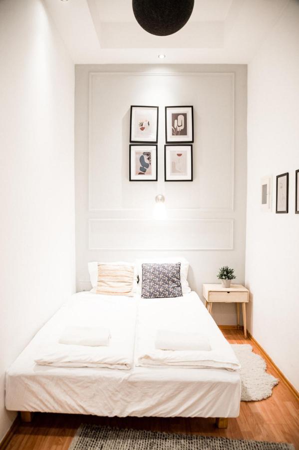 Stylish And Spacious ! Location Kazincy Netflix Lägenhet *