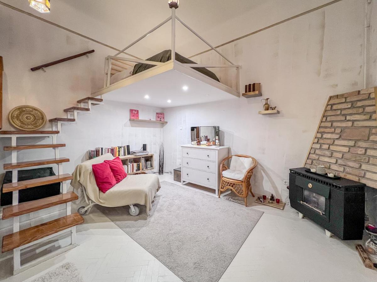 New Flower Garden Apartment *