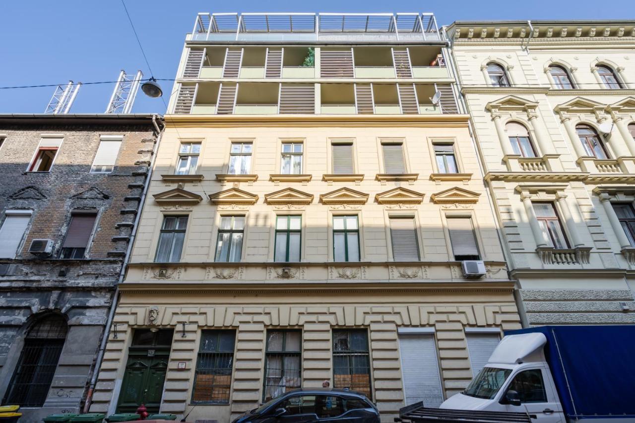 Stella * Budapest