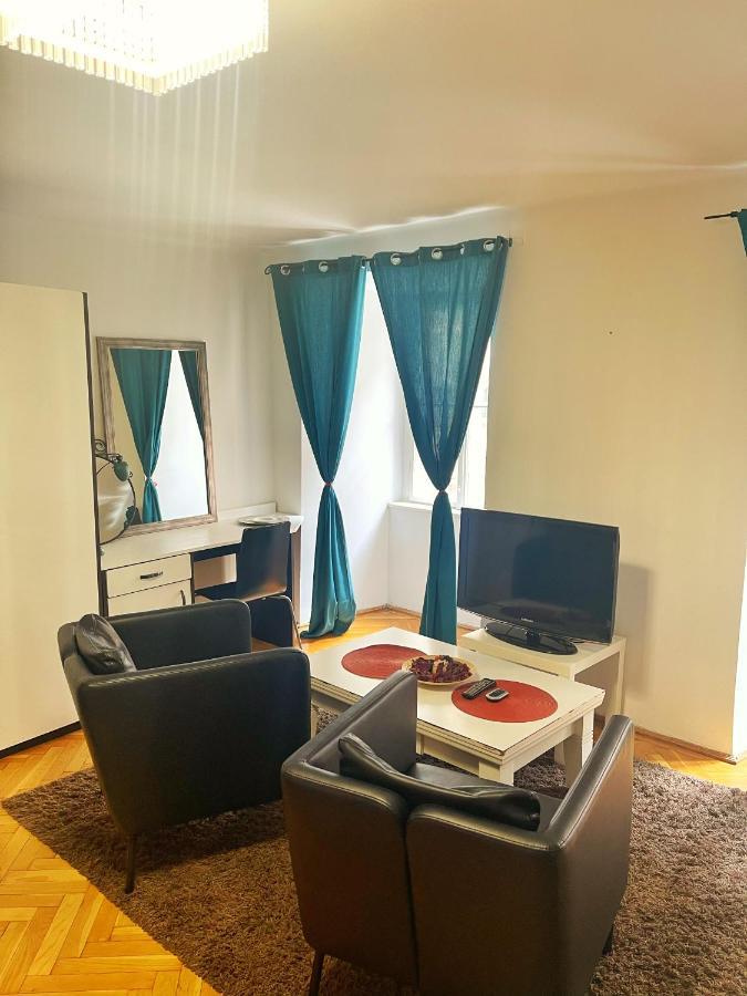 Apartment Elegancy Btwn Parliament/basilica/danube Budapest