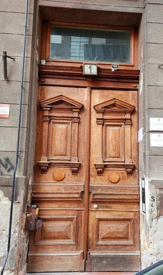 Homestay For Long-term, Budget! Purple Peach Budapest