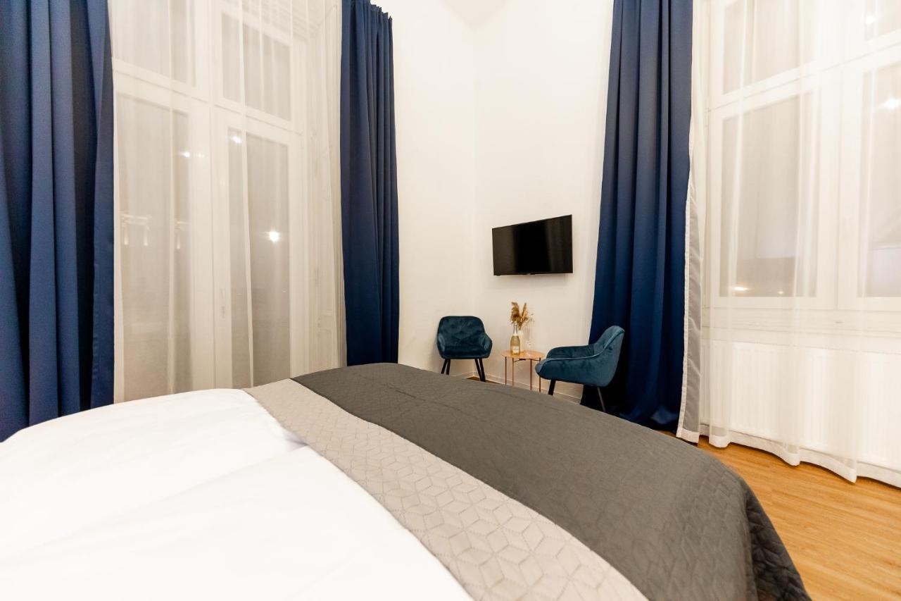 Hotel Adagio Downtown 3*