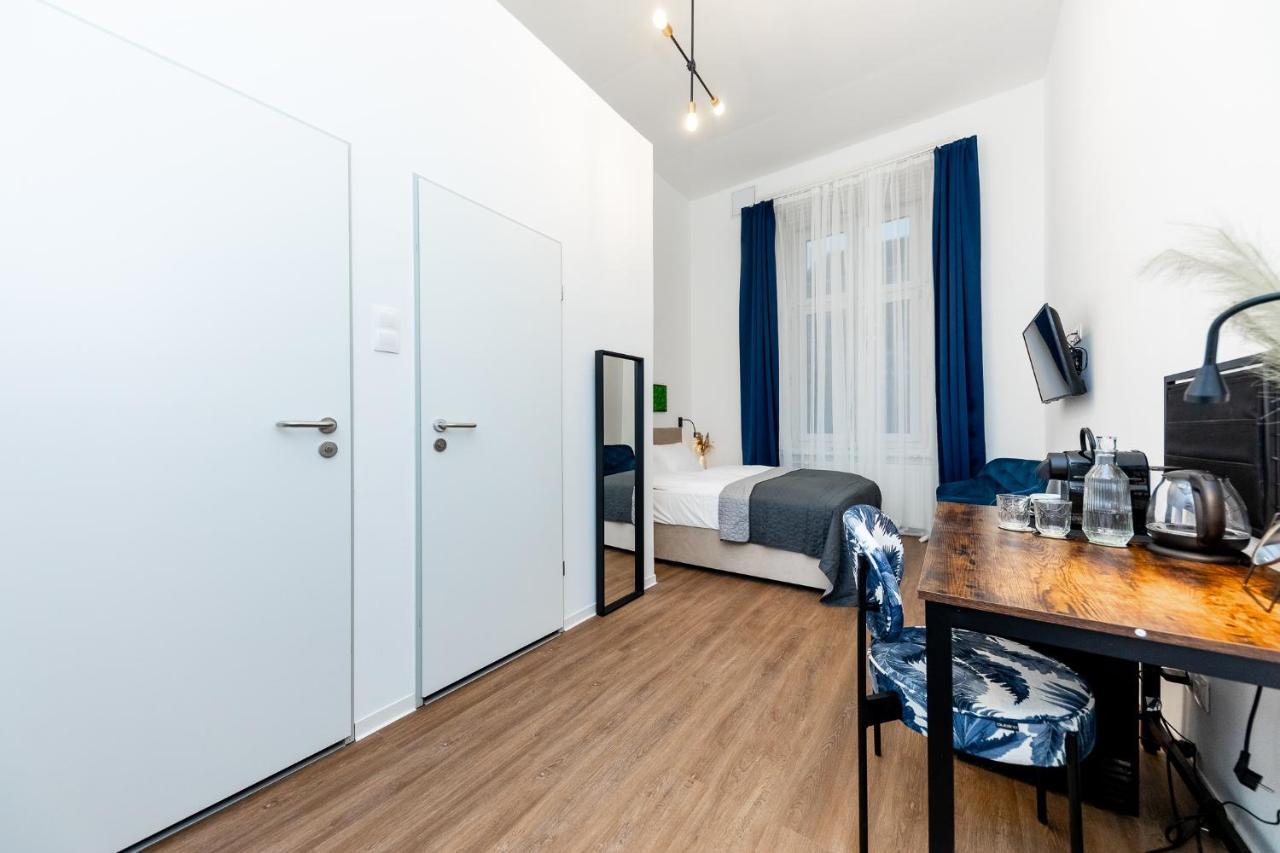 Adagio Downtown 3*