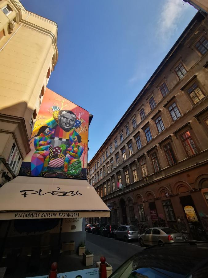 Dob In The Party District Budapešť