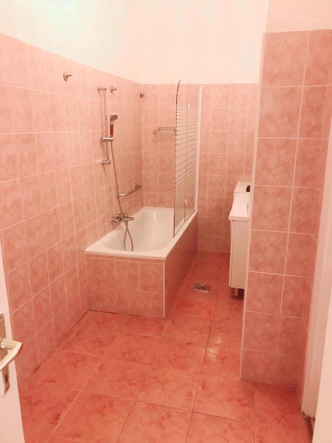 Happy In The Heart Of With 2 Apartment *