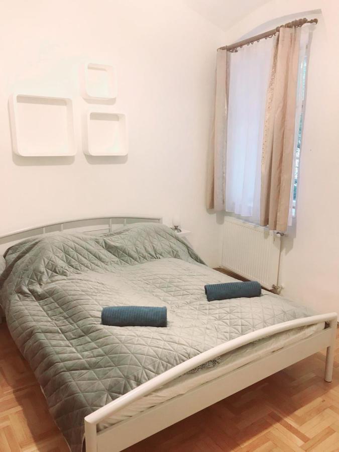 Apartment Happy In The Heart Of With 2 Budapest