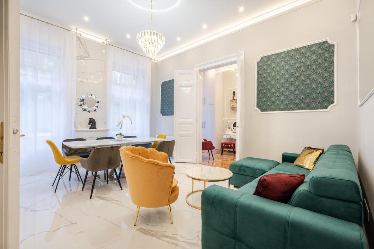Premium Art Deco At Broadway // 4bdr & 3br Lägenhet Budapest