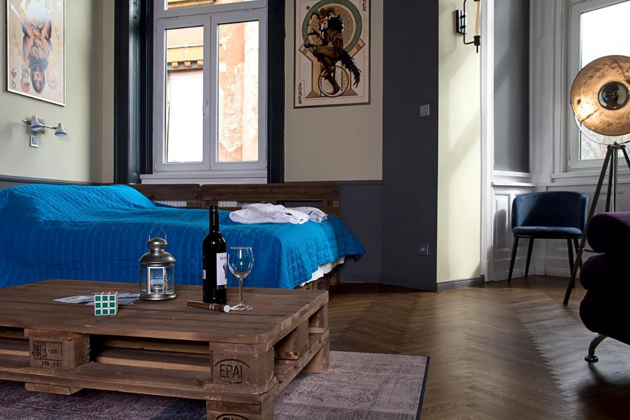 Walnuttree Loft Style Prestige Apartament *
