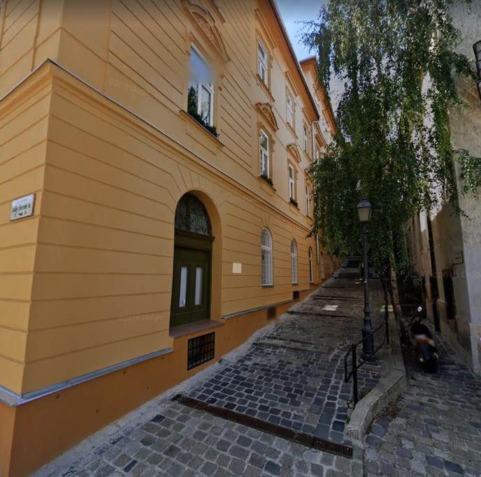 Buda Castle Toldy Appartamento *