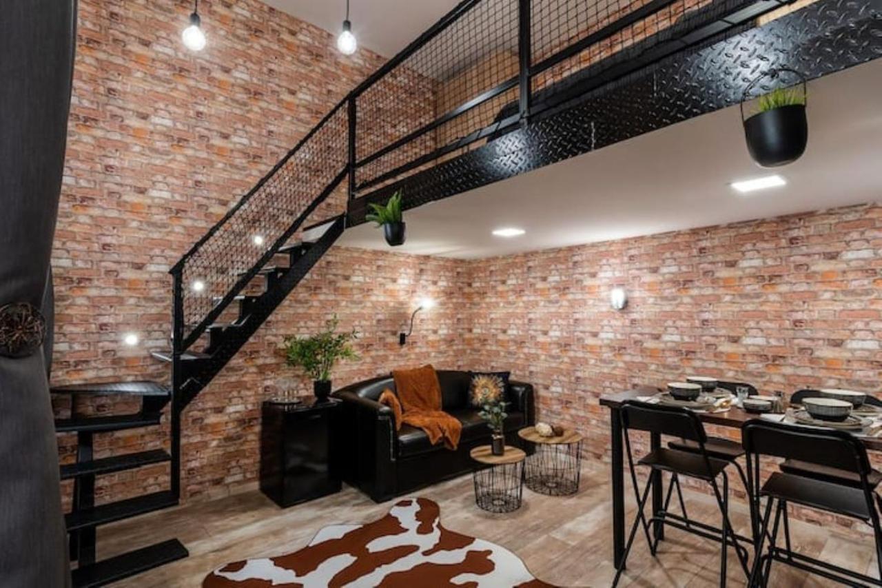 Very Stylish And Ac Appartamento
