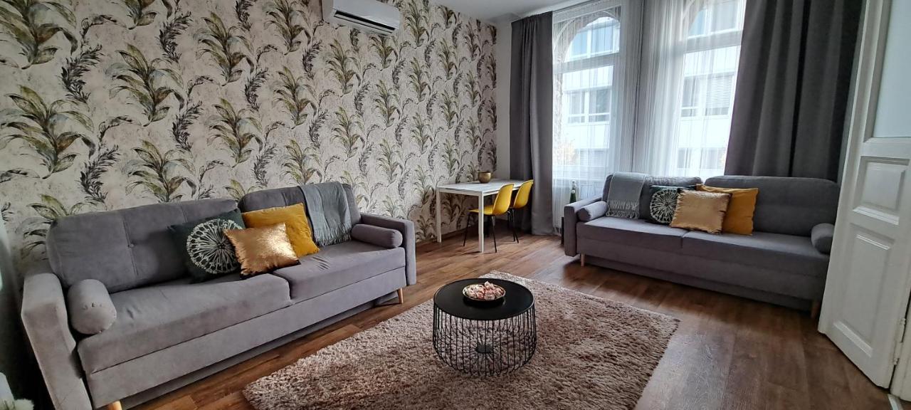 Pina Colada In The Party District Apartment