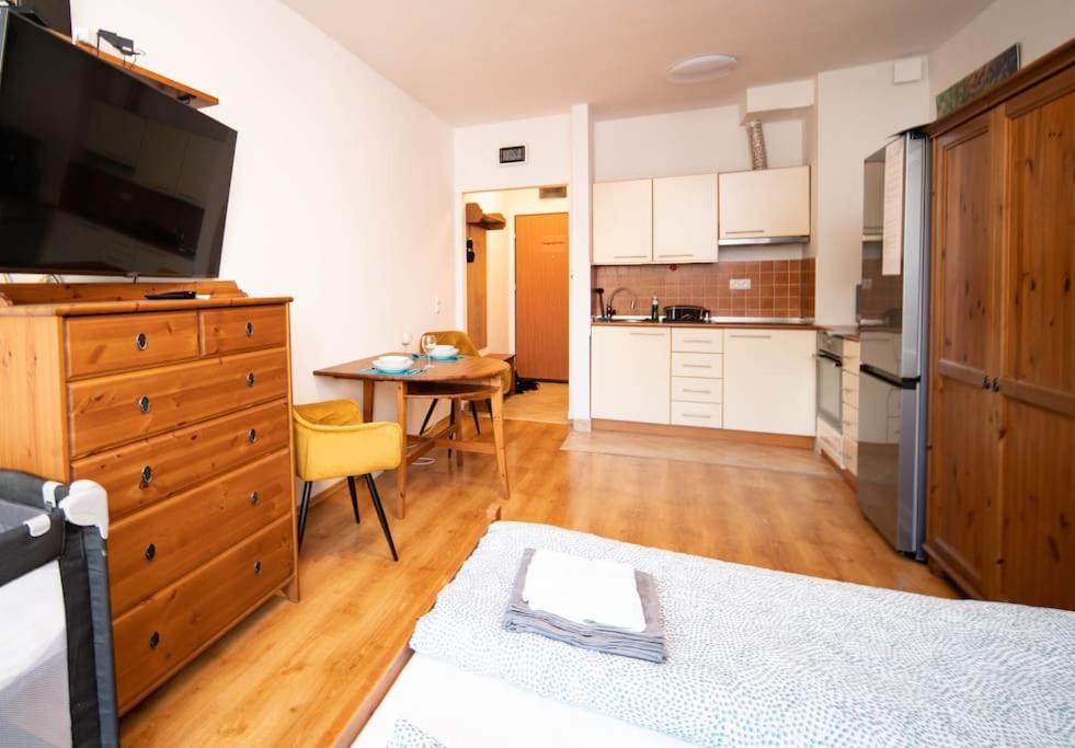 Free Parking Orange Apart. - 2ppl, Smarttv, Wifi+ Apartamento *
