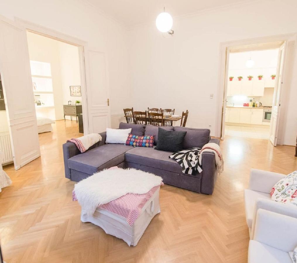 Apartment Bourgeois Elegance In The Heart Of