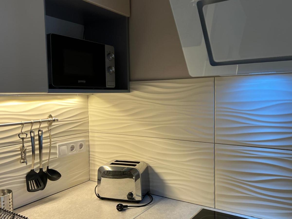 B112 By Small Apartment