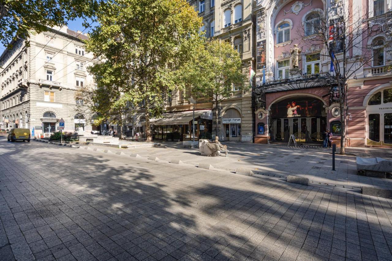 Premium Art Deco At Broadway // 4bdr & 3br * Budapest