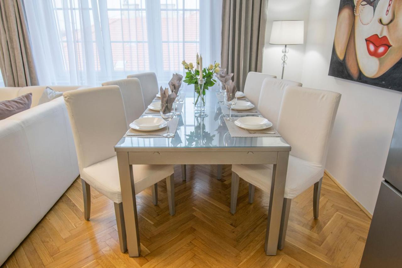 Budacastle Panoramic Luxurious Family Apt, Free Parking Included *