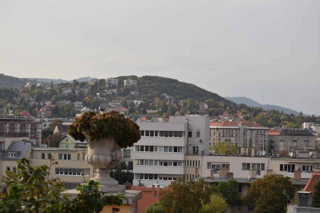 Apartment Budacastle Panoramic Luxurious Family Apt, Free Parking Included