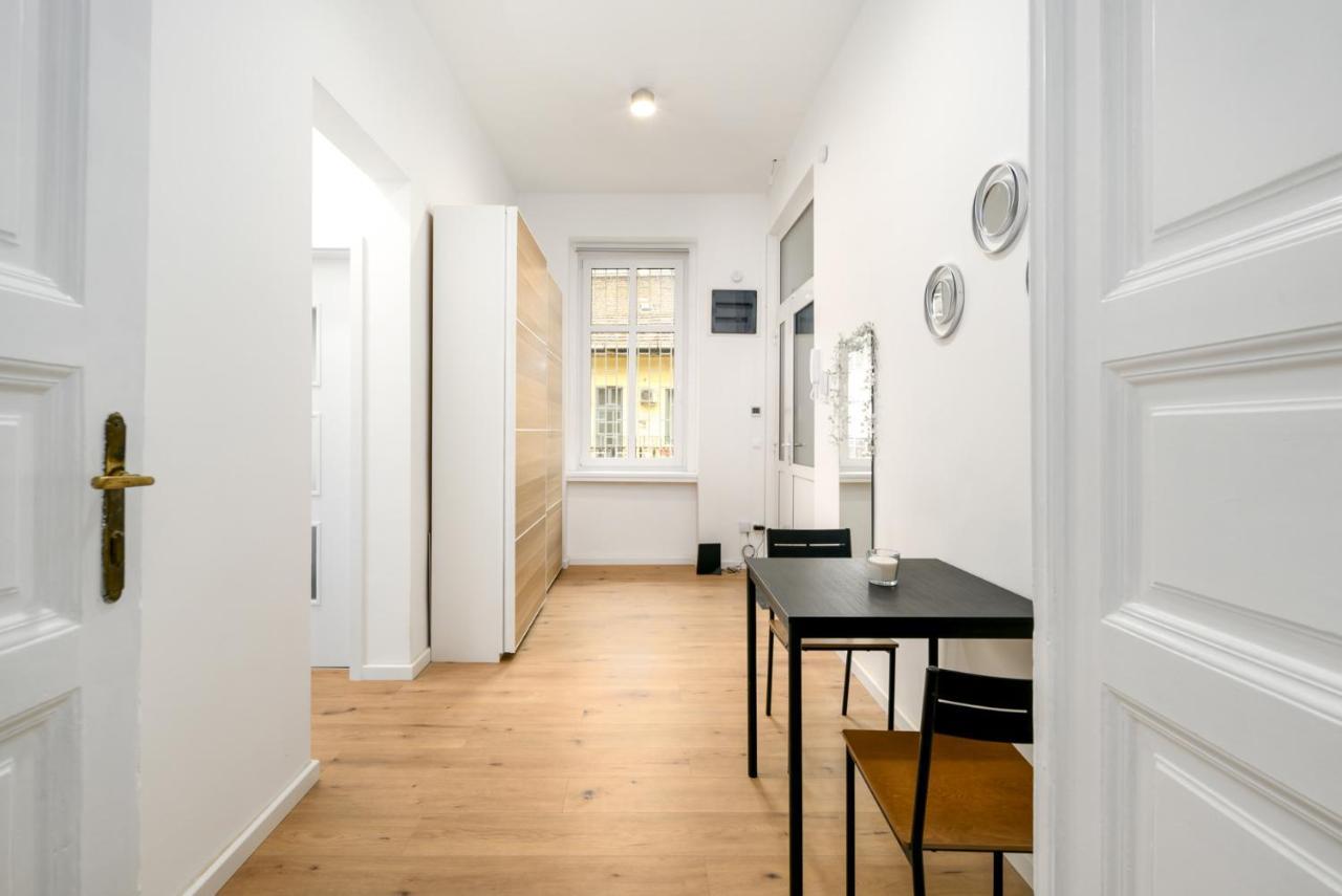 Apartmán Modern Penthouse In A Century Old Building