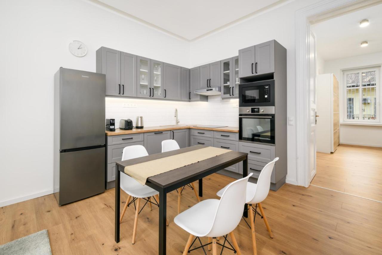 Apartmán Modern Penthouse In A Century Old Building *