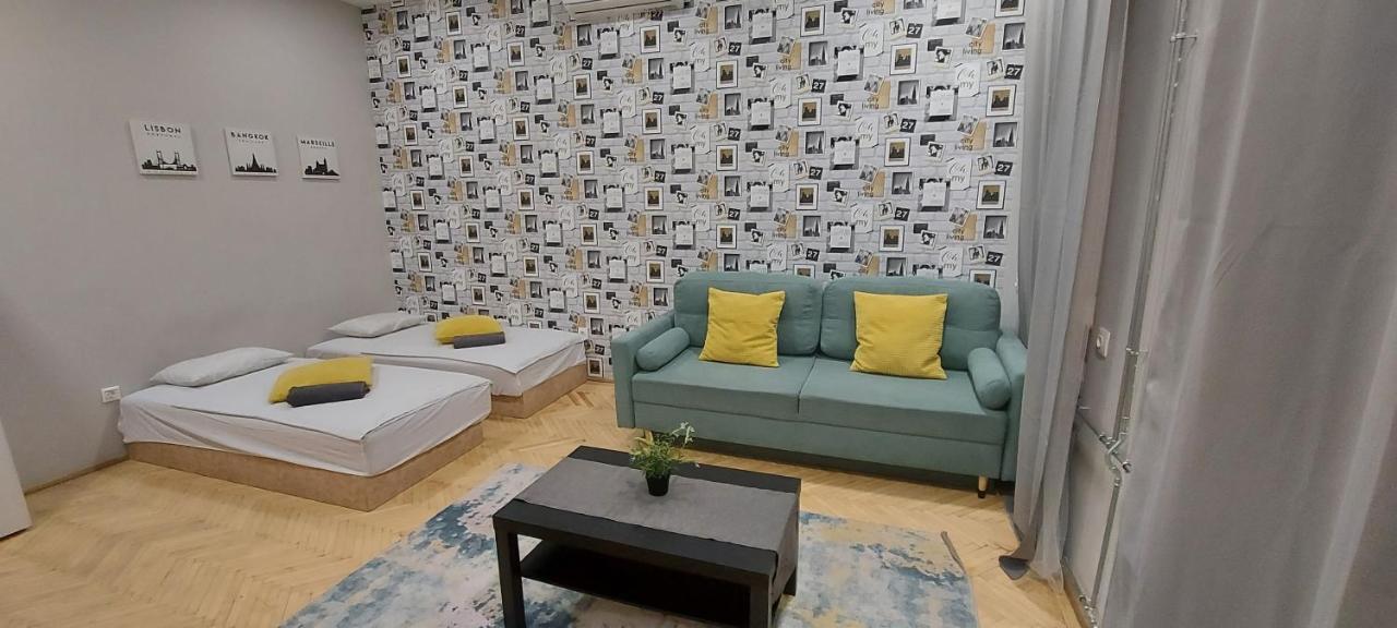 Apartament 4 In The Party District
