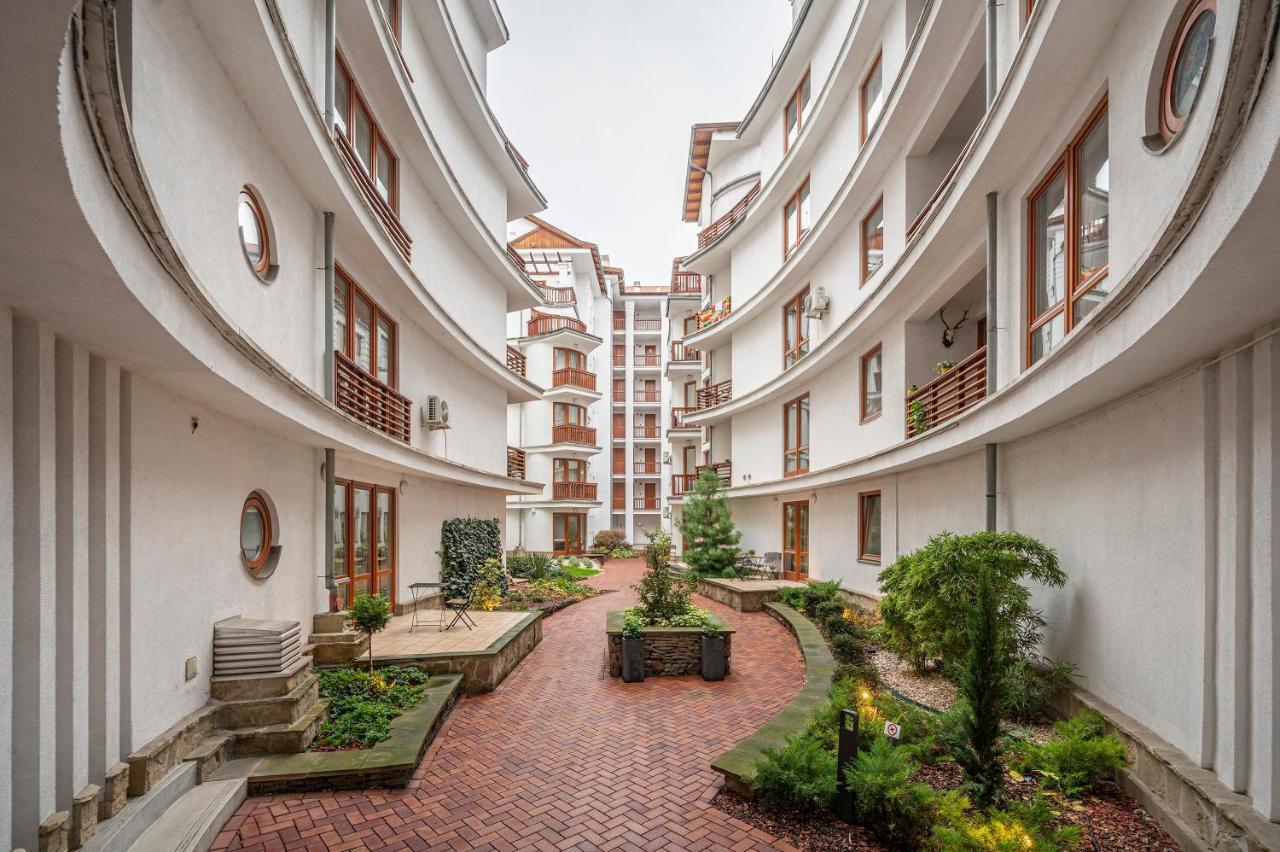 Modern With Garage Apartman