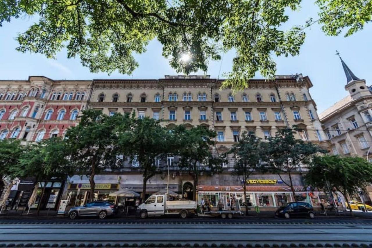 Very Stylish And Ac Budapest