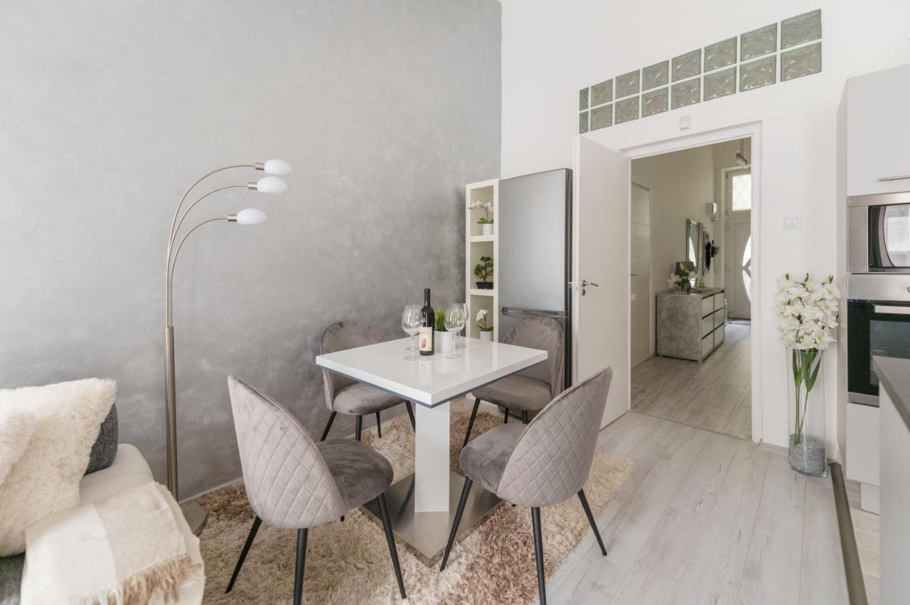 Apartman Downtown Gem Aircond Close To Heroes' Square *
