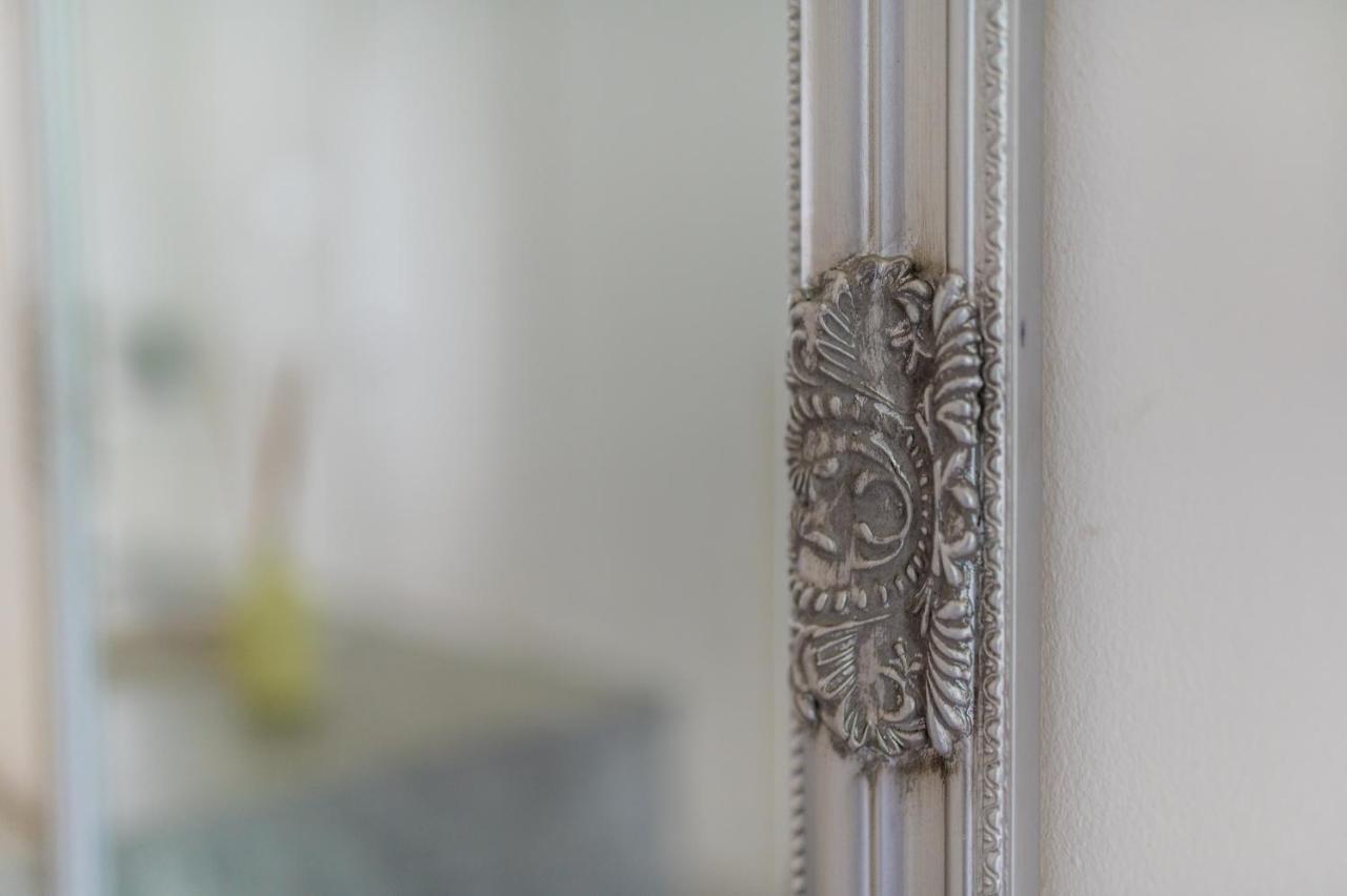 Downtown Gem Aircond Close To Heroes' Square Apartman