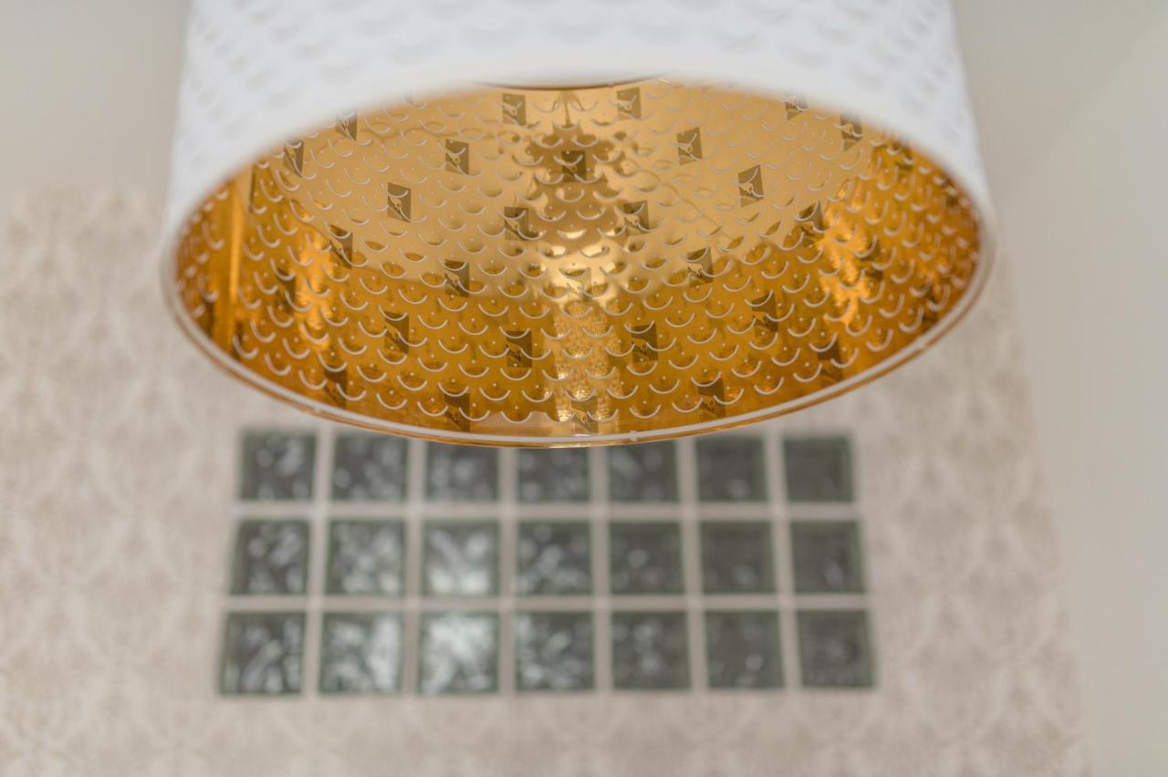 Downtown Gem Aircond Close To Heroes' Square Apartman *