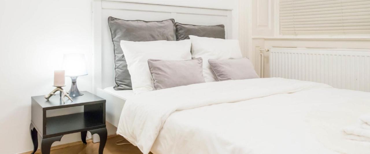 Bourgeois Elegance In The Heart Of Apartment