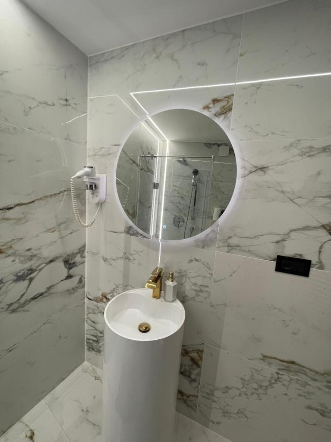 Top Luxury Suites Apartment *