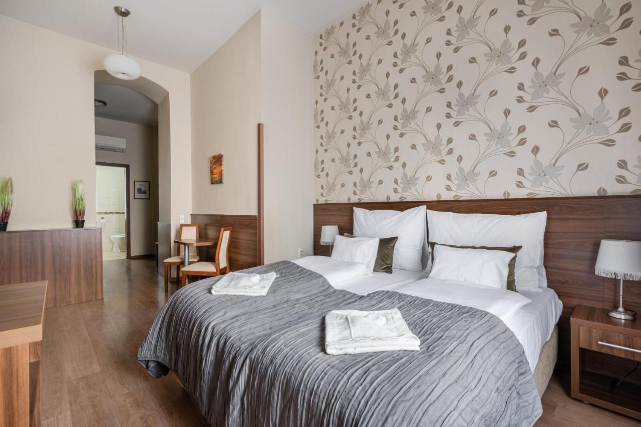 Szálloda Elit Boutique Rooms- Location by bqa