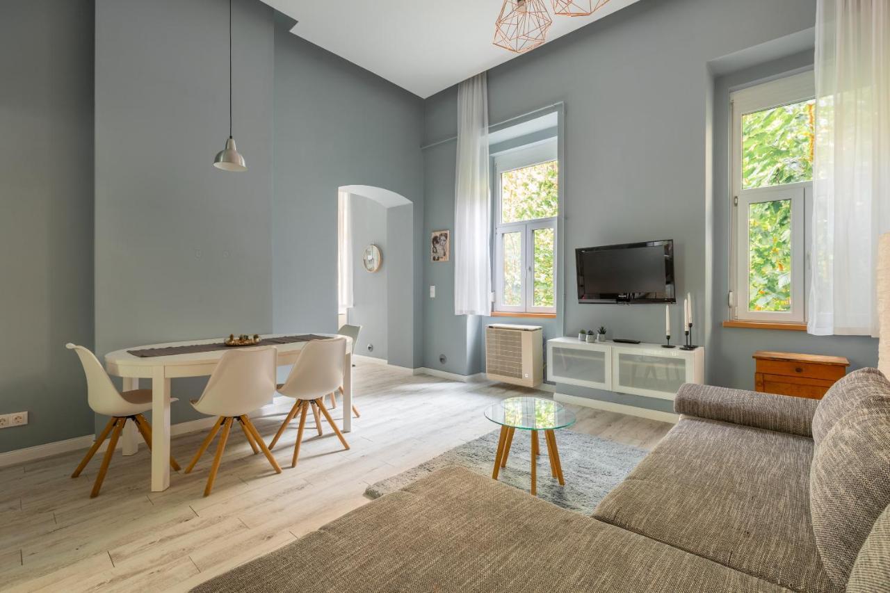 Ny18 Nyar Apartment *