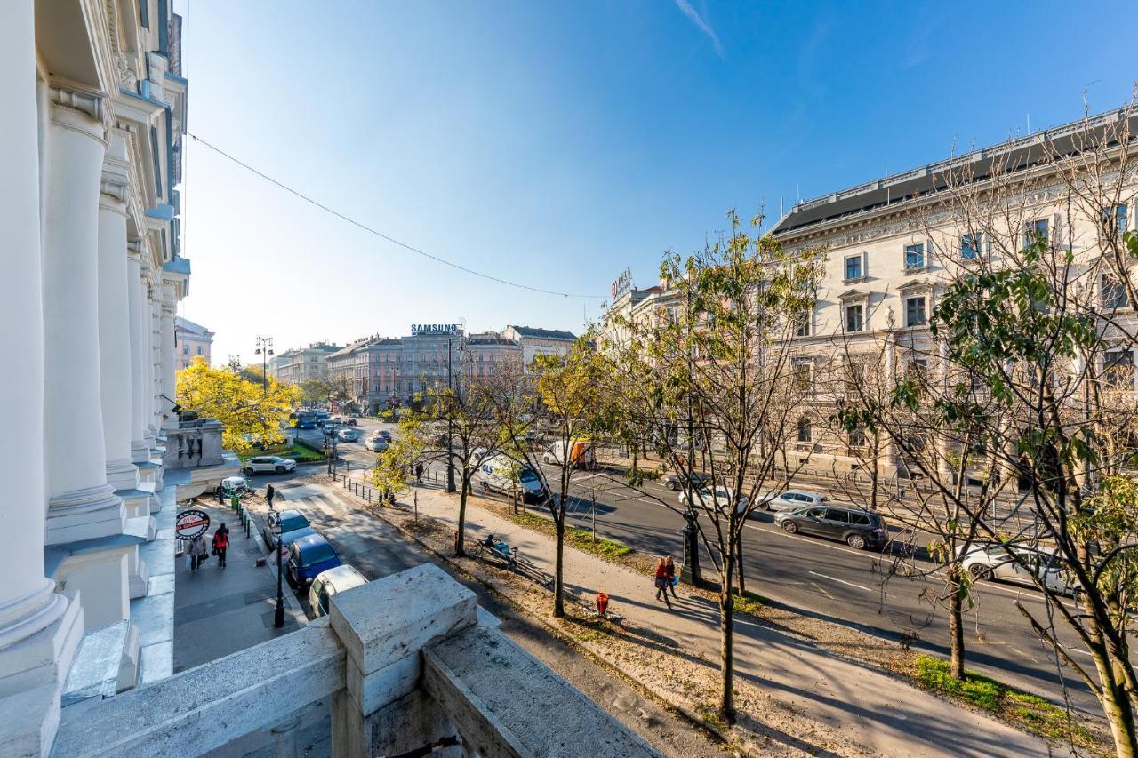 Adagio Downtown Hotel