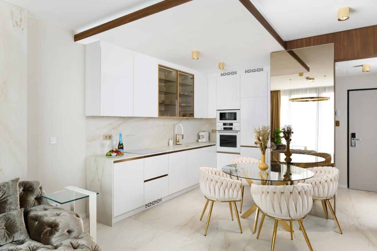 Emerald Downtown Luxury By Continental Group