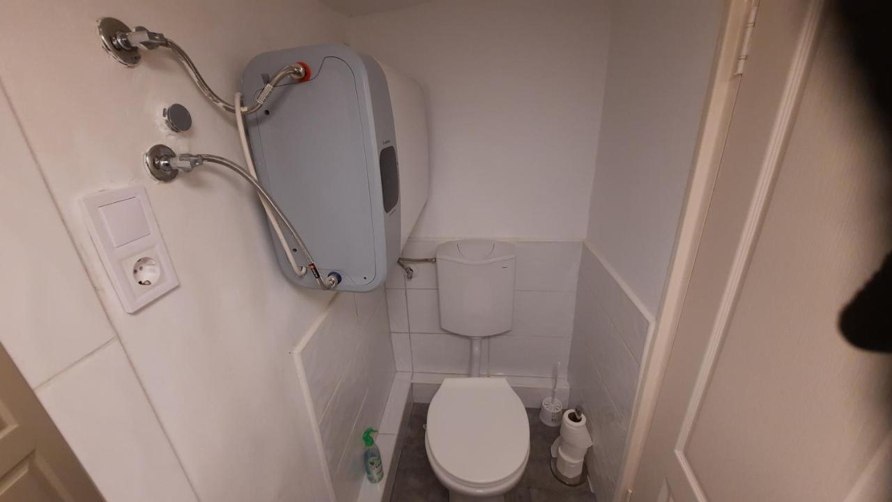 Appartement Hi-bp Garden Batsanyi Tiny House Near The Train With Free Parking Boedapest