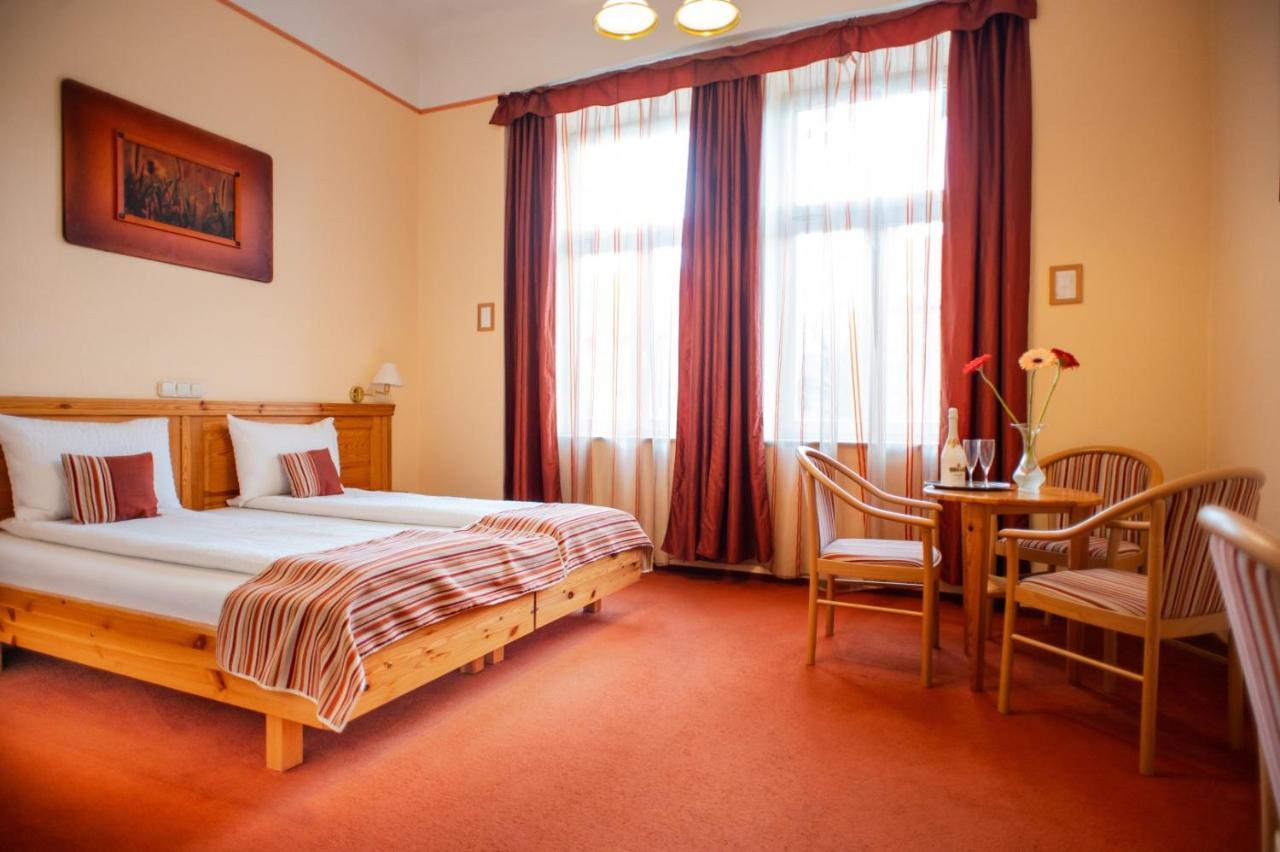 Manzard Panzio Bed & Breakfast
