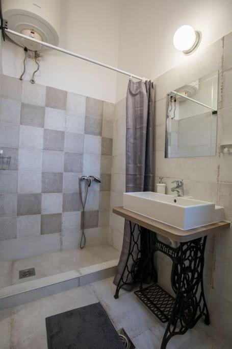 Vintage Near Boulevard With Ac After Renovation * Budapeszt