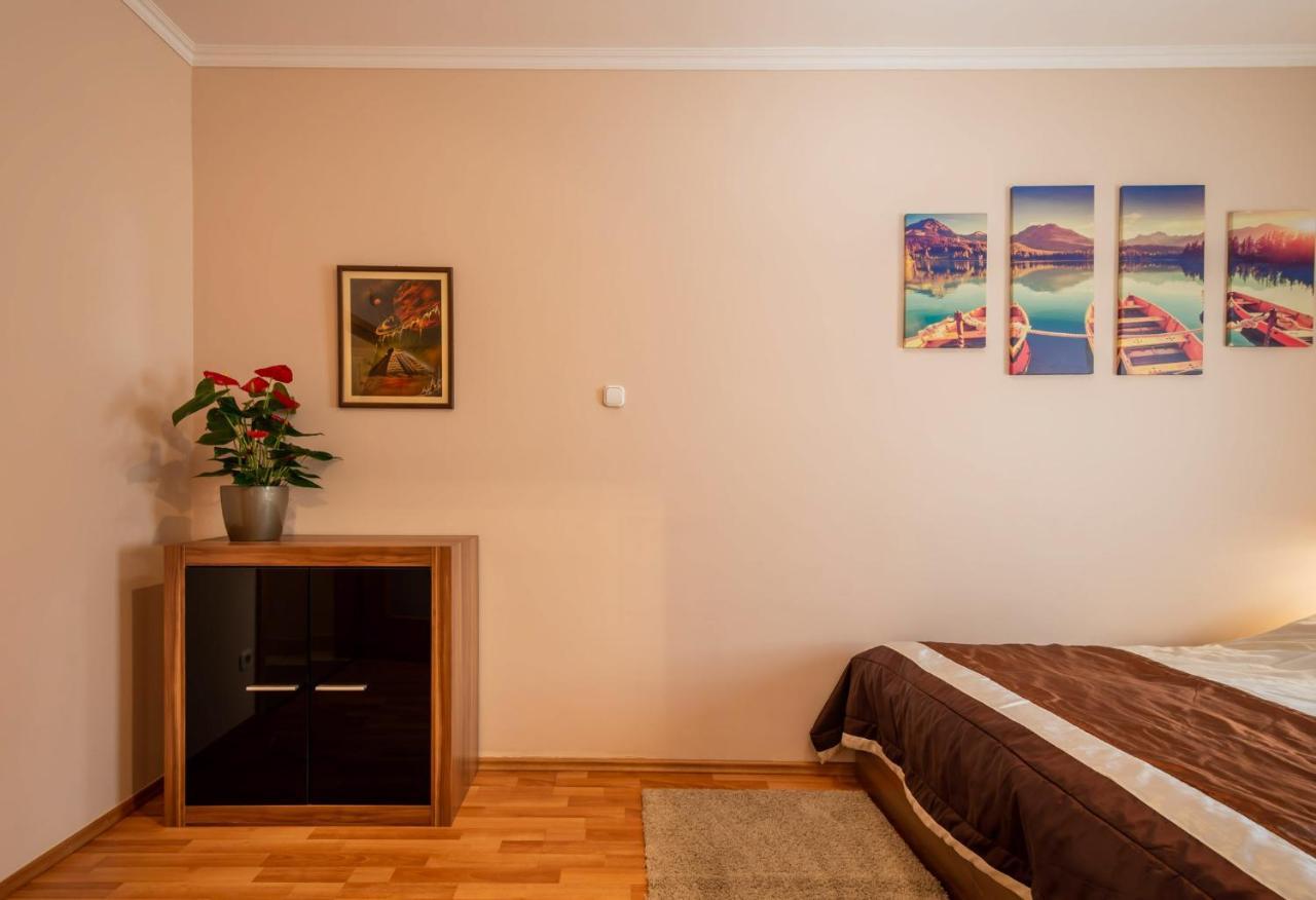 Santos 1214 * Budapest