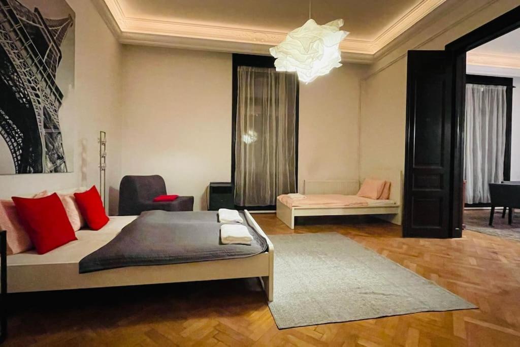 Apartment New, 195 Sqm, Full Center Of