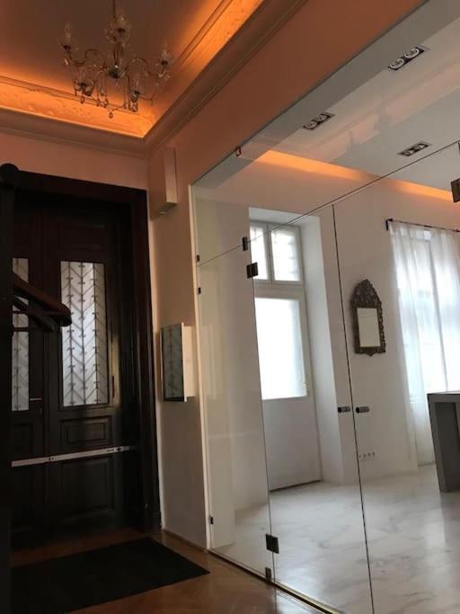 New, 195 Sqm, Full Center Of *
