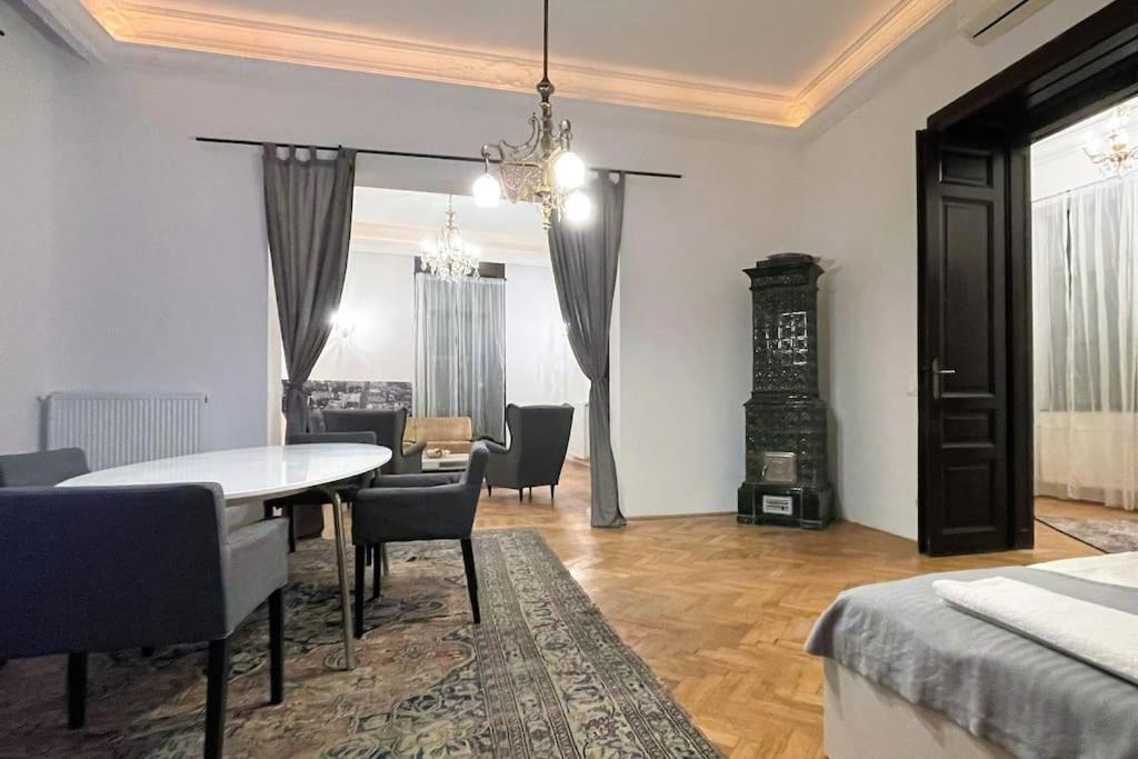 Apartment New, 195 Sqm, Full Center Of *